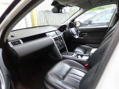 Land Rover Discovery Sport 2.0 Discovery Sport Black HSE TD4 Auto 4WD 5dr 11