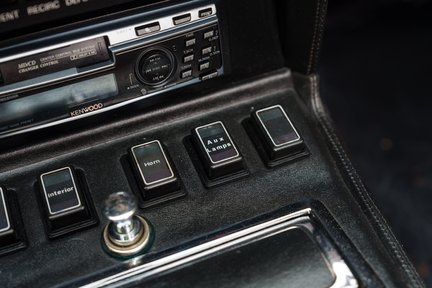 Aston Martin V8 Volante EFi 27