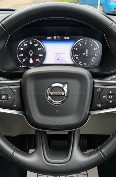 Volvo XC40 T5 INSCRIPTION AWD -XENIUM -360 CAMERA -PAN ROOF -HARMAN KARDON -WINTER PAC 
