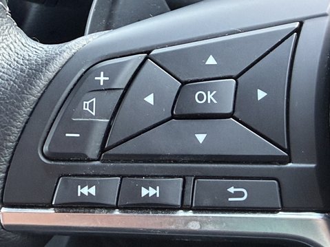 Nissan Juke 1.0 DiG-T 114 N-Connecta 5dr DCT 31