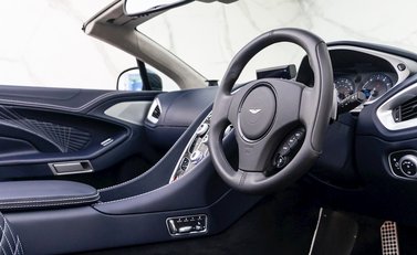 Aston Martin Vanquish S Volante 12