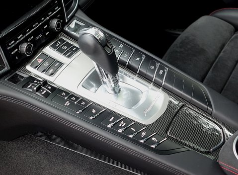 Porsche Panamera GTS 27