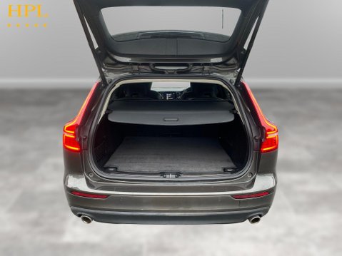 Volvo V60 2.0 T4 Momentum Plus Estate 5dr Petrol Auto Euro 6 (s/s) (190 ps) 21