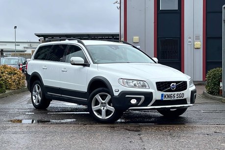 Volvo XC70 2.4 D5 SE Lux Estate 5dr Diesel Auto AWD Euro 6 (s/s) (220 ps) 12