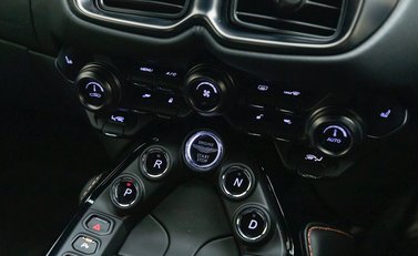 Aston Martin V8 Vantage 16