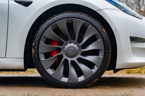 Tesla Model 3 PERFORMANCE 5