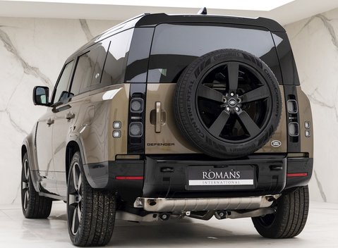 Land Rover Defender 110 X P400e 3