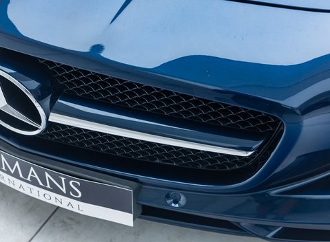 Mercedes-Benz SLS AMG 30
