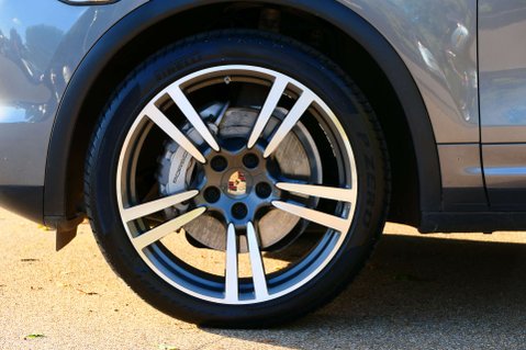 Porsche Cayenne 3.0 Cayenne S Hybrid Tiptronic S 4WD 5dr 9