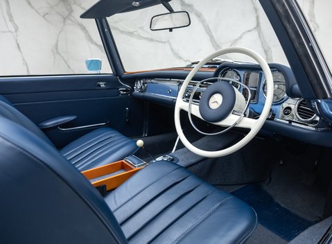Mercedes-Benz 280 SL W113 Pagoda 16