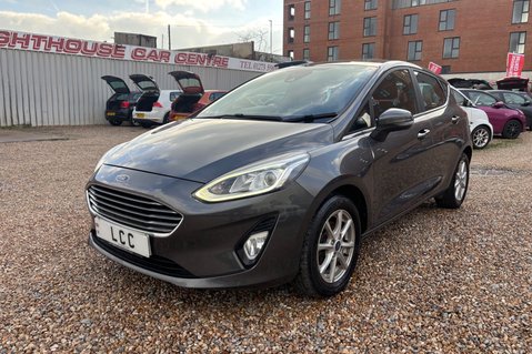 Ford Fiesta 1.0T ZETEC 5 DOOR.. 5 SERVICES.1 PREVIOUS OWNER.SAT NAV..CLIMATE CONTROL.. 3