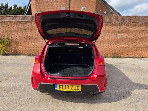 Toyota Auris 1.6 Auris Sport Valvematic 5dr 23