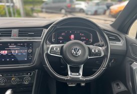 Volkswagen Tiguan R-LINE TECH 2.0 TDI 4MOTION DSG AUTO 29