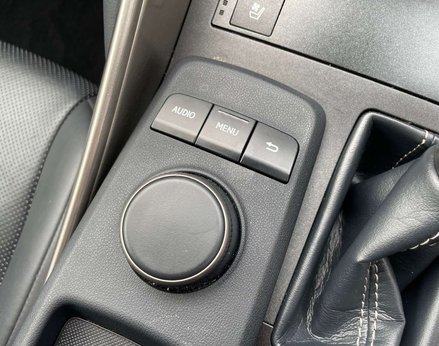 Lexus Is 2.5 IS 300h Advance CVT 4dr 49