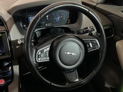 Jaguar F-Pace PORTFOLIO AWD 14