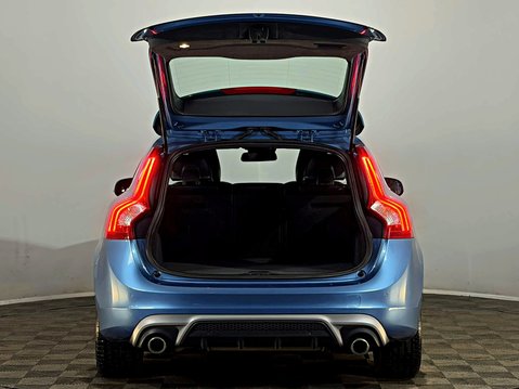 Volvo V60 D3 R-DESIGN NAV 2.0 MANUAL 9