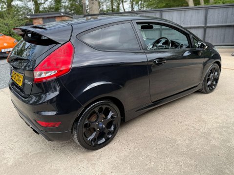 Ford Fiesta 1.6 Fiesta Metal 3dr 32