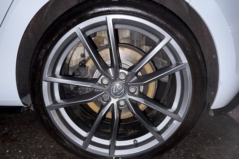 Volkswagen Golf R TSI 4MOTION DSG -LEATHER -CAMERA-PRETORIAS -PAN ROOF -WHITE/SILVER -GHOST 65