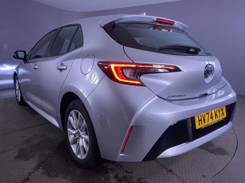 Toyota Corolla 1.8 VVT-h Icon Hatchback 5dr Petrol Hybrid CVT Euro 6 (s/s) (140 ps) 1 Owne 35