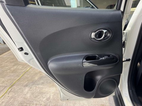Nissan Juke 1.6 Juke N-Connecta CVT 5dr 65