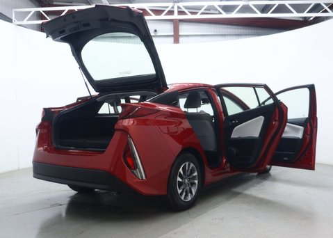 Toyota Prius 1.8 VVT 8.8kWh Business Edition Plus Hatchback 5dr Petrol Plug-in Hybrid CV 60