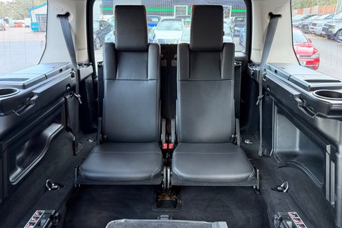 Land Rover Discovery SDV6 SE TECH - 11 SERVICES RECORDED INC CAMBELT CHANGE 40