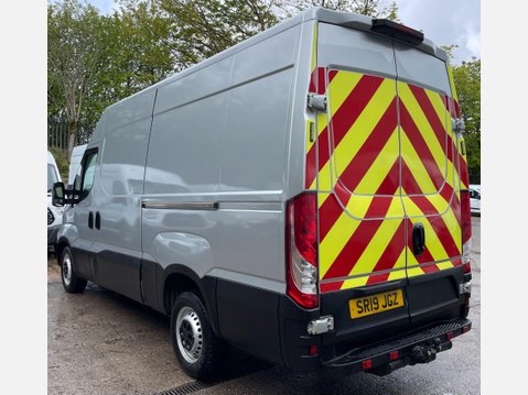 Iveco Daily 2.3D HPI 14V Business 35S 3520 Panel Van 5dr Diesel HiMatic MWB H2 Euro 6 ( 10