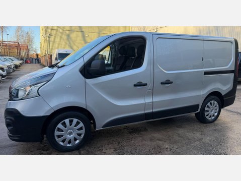 Renault Trafic 1.6 dCi 27 Business Panel Van 5dr Diesel Manual SWB Standard Roof Euro 6 (9 23