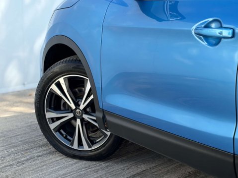 Nissan Qashqai 1.3 Qashqai N-Connecta DiG-T 5dr 44