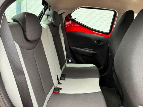 Toyota Aygo 1.0 VVT-i x-play Euro 6 5dr 12
