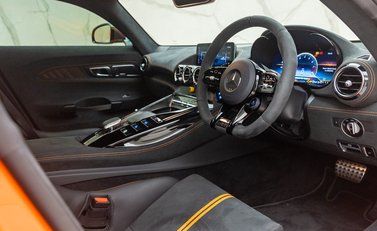 Mercedes-Benz Amg GT BLACK SERIES 10