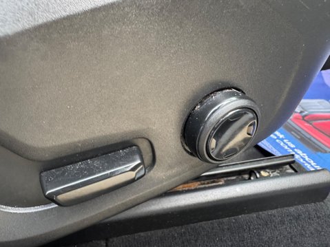 Volvo XC60 2.0 D4 R-Design Auto AWD Euro 6 (s/s) 5dr 49