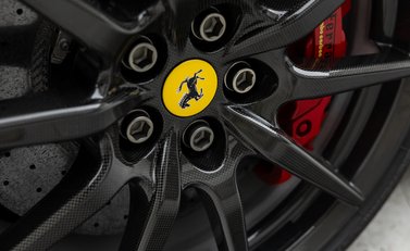 Ferrari 488 Pista Piloti 37