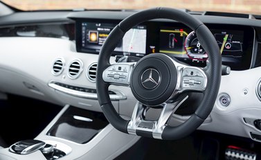 Mercedes-Benz S63 AMG Coupe 11
