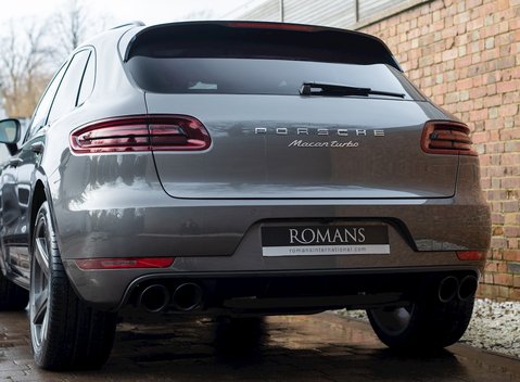 Porsche Macan Turbo 28