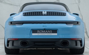 Porsche 911 Targa 4 GTS (992) 8