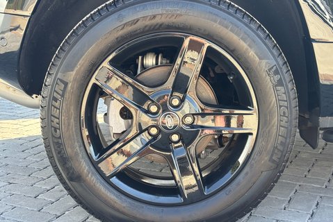 Land Rover Defender 90 D250 Hard Top SE MHEV 33