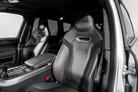 Land Rover Range Rover Sport SVR CARBON EDITION. DEPLOYABLE SIDE STEPS. MATRIX LEDs. CARBON FIBRE ENGINE BAY 22