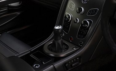 Aston Martin Vantage GT8 17