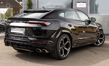 Lamborghini Urus S 4