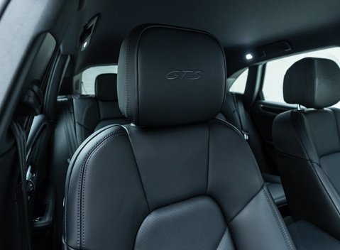 Porsche Macan GTS 15