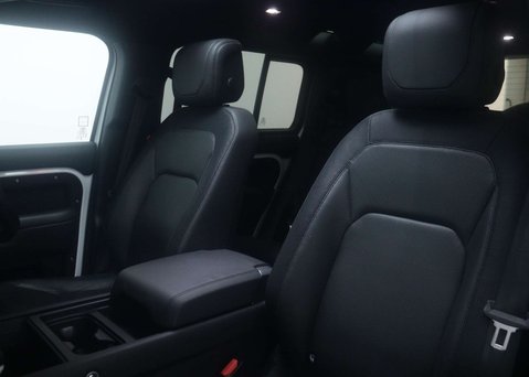Land Rover Defender 3.0 Defender X-Dynamic HSE D MHEV A 4WD 5dr 69