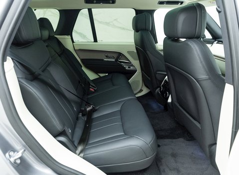 Land Rover Range Rover P400 HSE 13