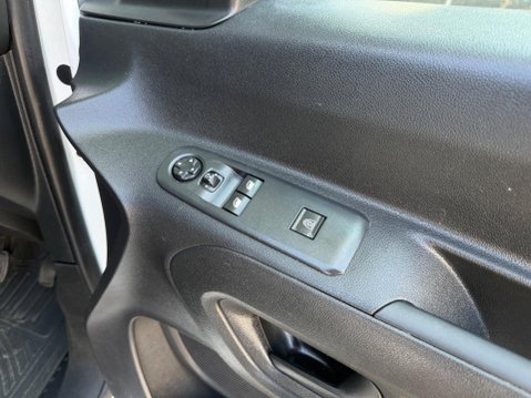 Peugeot Partner BLUEHDI PROFESSIONAL PREMIUM L1 26