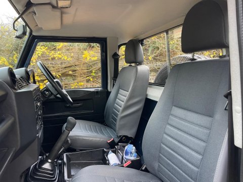 Land Rover Defender 2.4 TDCi Pickup 2dr Diesel Manual 4WD SWB Euro 4 (122 bhp) 46