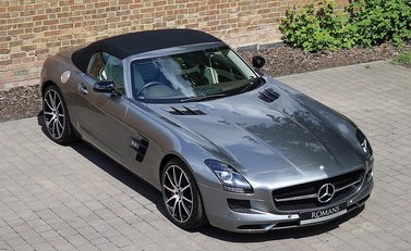 Mercedes-Benz SLS AMG GT Roadster 2