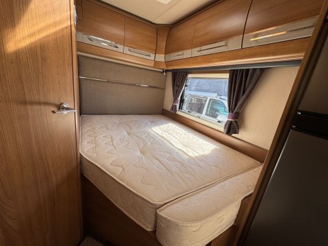 Auto-Trail Tracker fb 12
