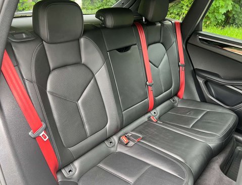Porsche Macan 3.0 Macan S Semi-Auto 4WD 5dr 40