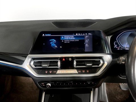 BMW 3 Series 2.0 330e 12kWh SE Pro Touring 5dr Petrol Plug-in Hybrid Auto xDrive Euro 6 17