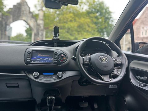Toyota Yaris VVT-I ICON 8